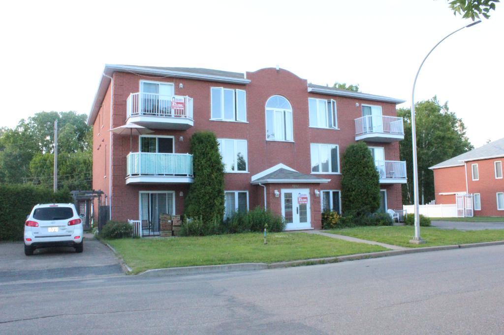Appartement 5650 Donais au Premier Plancher Disponible 1 Decembre 2026