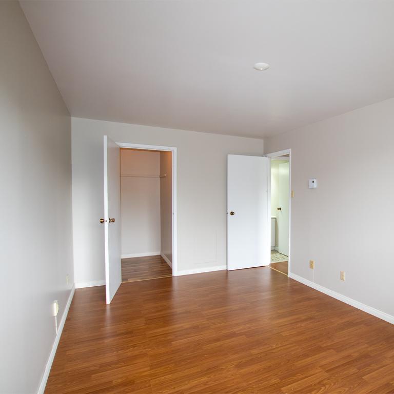 Complexe du Parc | 4 1/2 à Louer | 2 bedrooms apartment for Rent | Sherbrooke 3