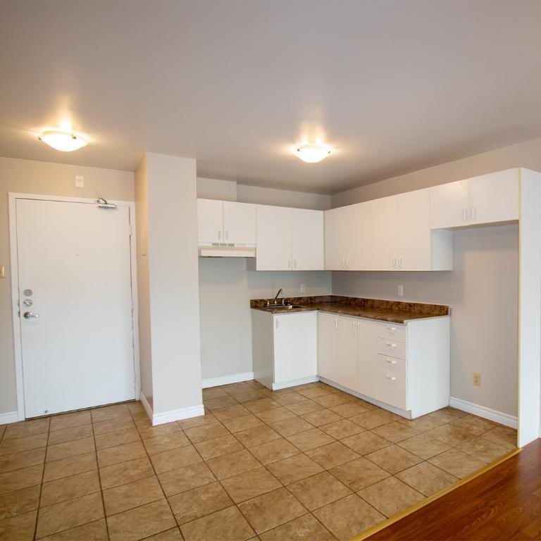Complexe du Parc | 4 1/2 à Louer | 2 bedrooms apartment for Rent | Sherbrooke