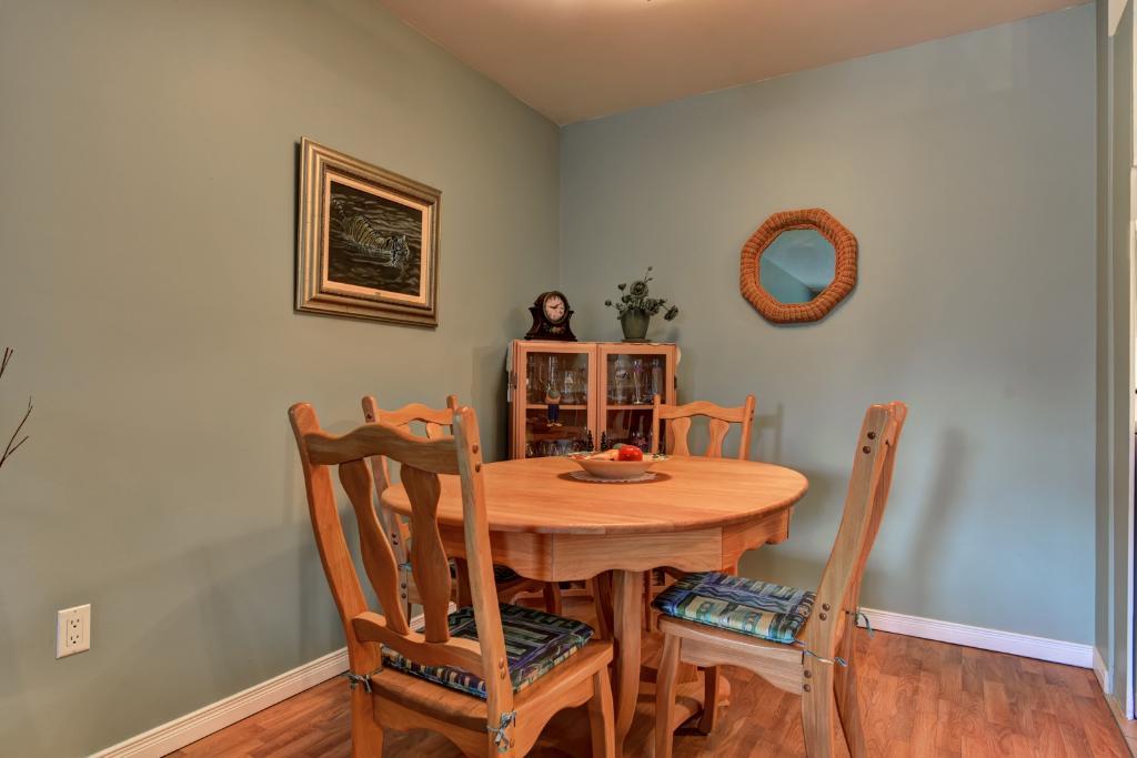 SUPERBE 4 ½ A CHARLESBOURG, SECTEUR TRANQUILLE, RÉNOVÉ - 1295/MOIS TOUT COMPRIS ! DISPONIBLE EN OCTOBRE 3