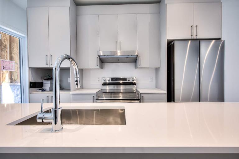 2 CH - 1 SDB - Montréal - $2,000 /mo 5