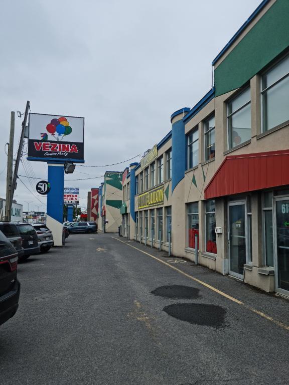 6125 Boulevard Métropolitain East, Saint-Leonard, QC, Canada — photo 2