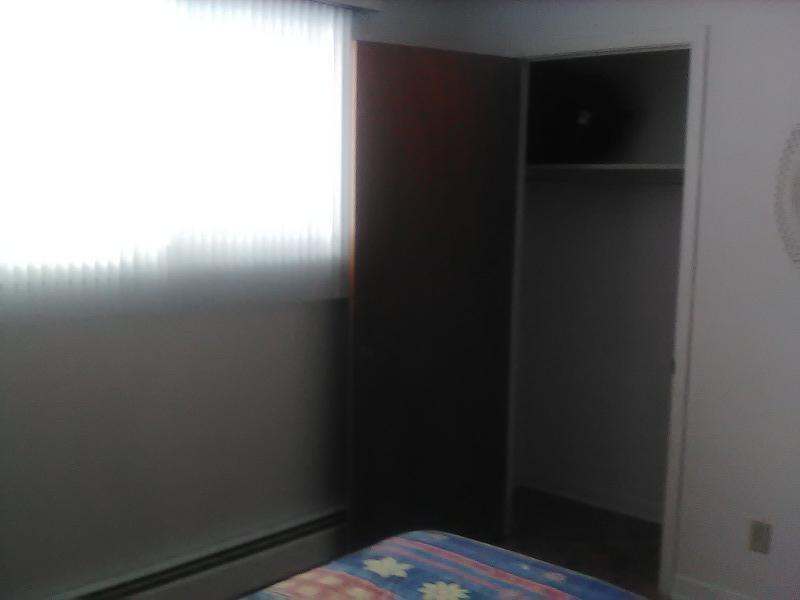 ***  CHAMBRE  MEUBLÉE A  LOUER    $  525  par mois  *** 2
