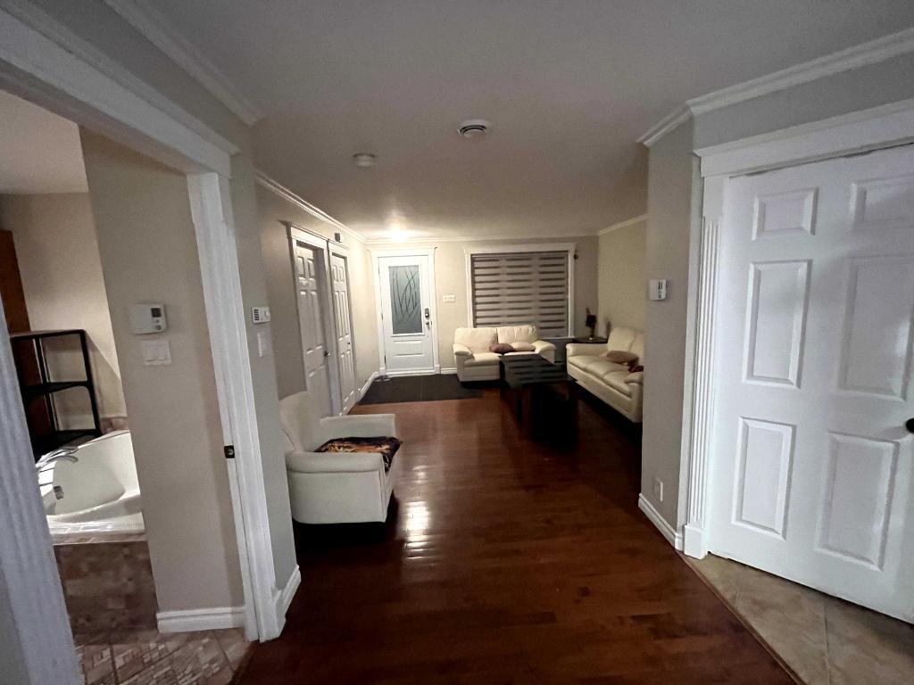 Grande Chambre meublée À LOUER 'immédiat À 720$/mois , Charlesbourg Montanges des roches !!!  toutes incluses , pour personne seule , 3