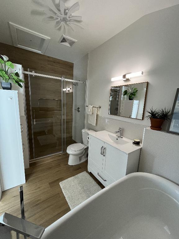 Colocataire recherché, chambre meublee, piscine, grande cuisine, internet, etc. Prévost-Saint-Sauveur 2