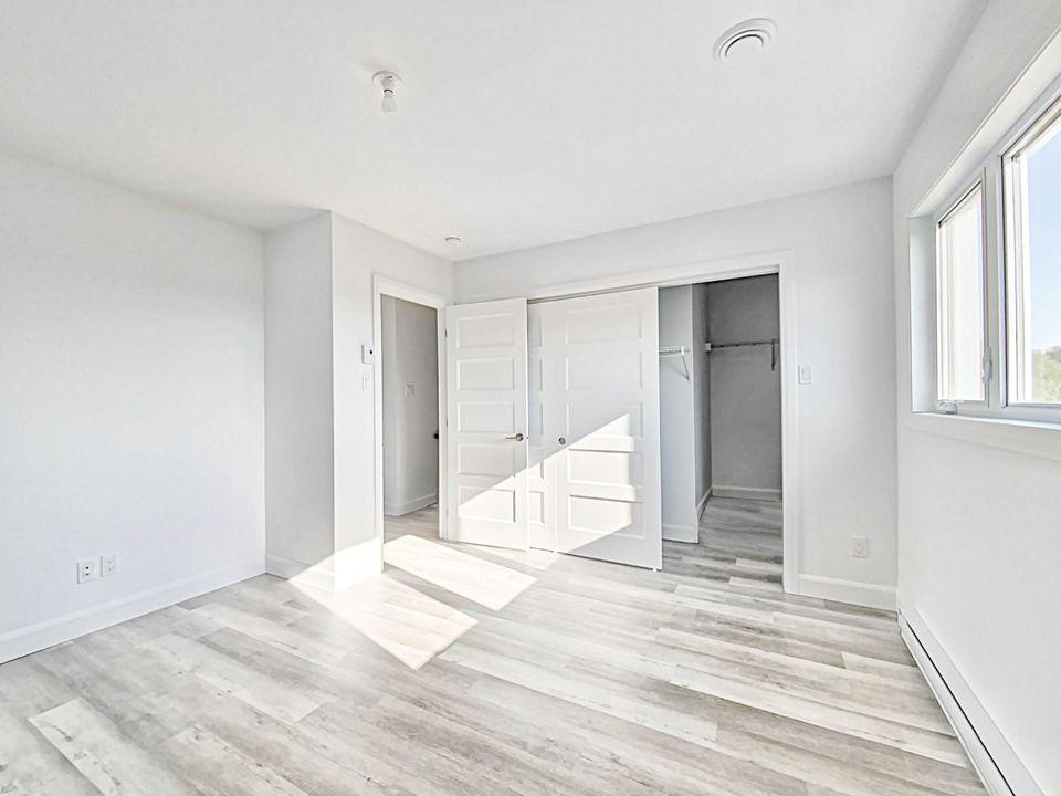 MAISON DE VILLE À LOUER - Dispo Maintenant- L'ANGE-GARDIEN- QUÉBEC 5