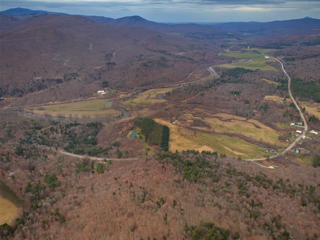 Terre / Terrains, droit de construire, érablière, ferme, près de Sutton, Potton — photo 1