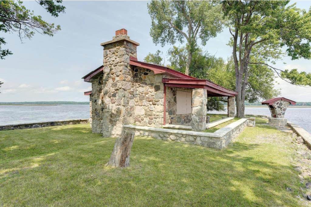 Île à vendre à Rigaud - Ile privée paradisiaque - Private Paradise Island for sale in Rigaud — photo 3