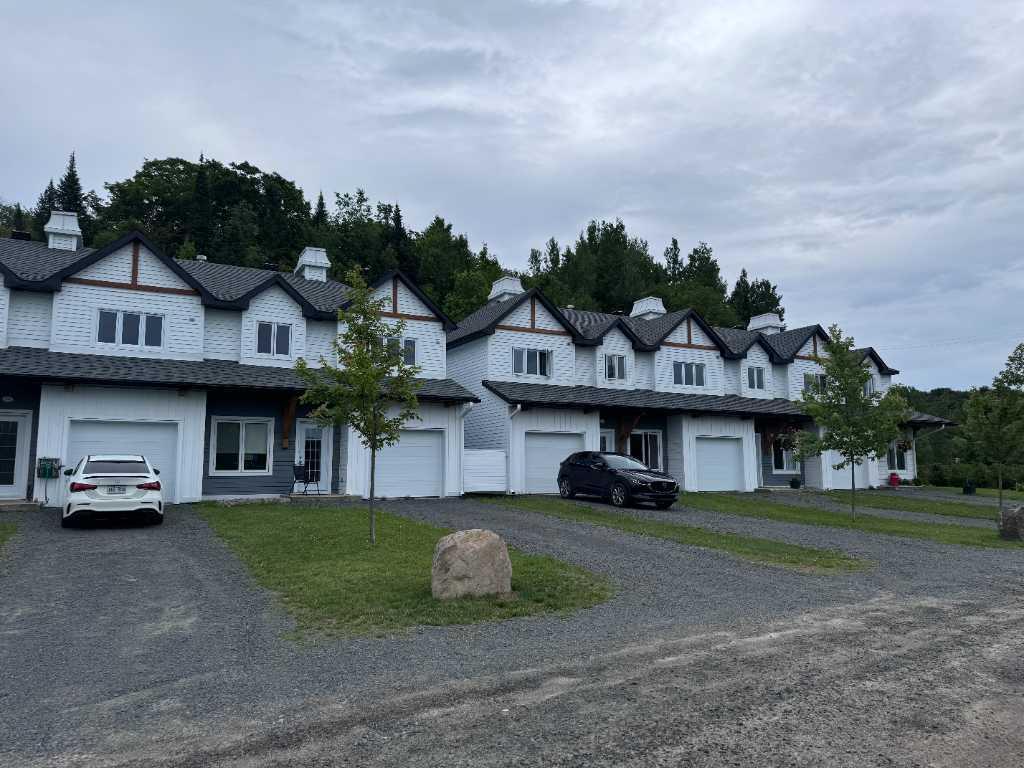 Maison de ville à louer à St-Adolphe-d'Howard accès au lac St-Denis — photo 3