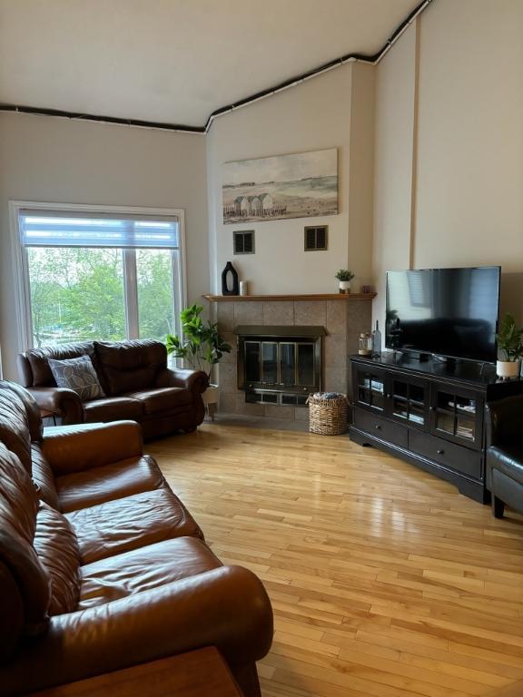 261 Rue Merry S Magog — photo 1