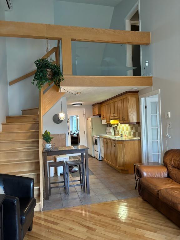 261 Rue Merry S Magog — photo 2
