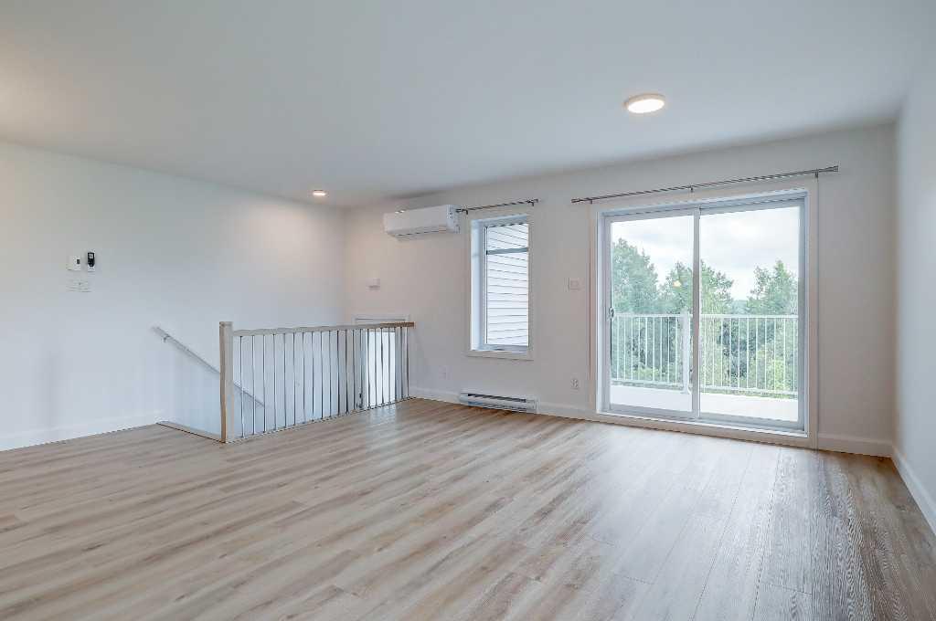 Charmant Appartement 5 1/2 à louer - Estrie / East Angus - Tranquilité et petits animaux acceptés 4