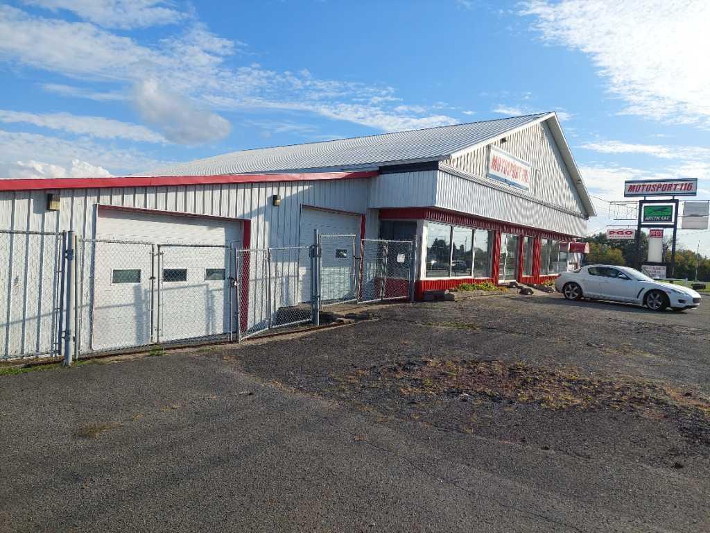 100 Boulevard Arthabaska Est, Victoriaville, QC, Canada — photo 3