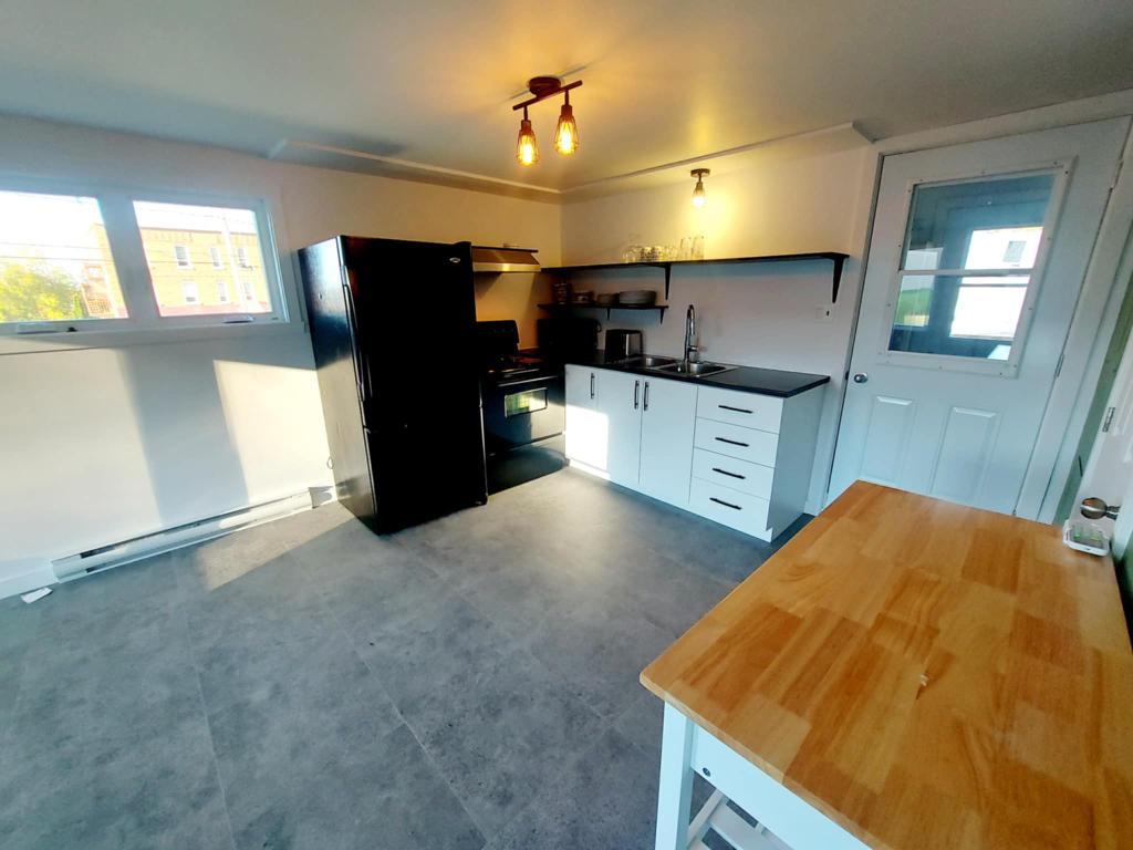 Petite maison à louer à TémiscouatasurleLac, secteur Cabano à louer