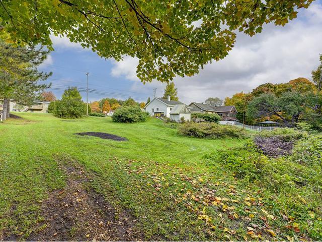 1469Z Av. de la Montagne O. — photo 2