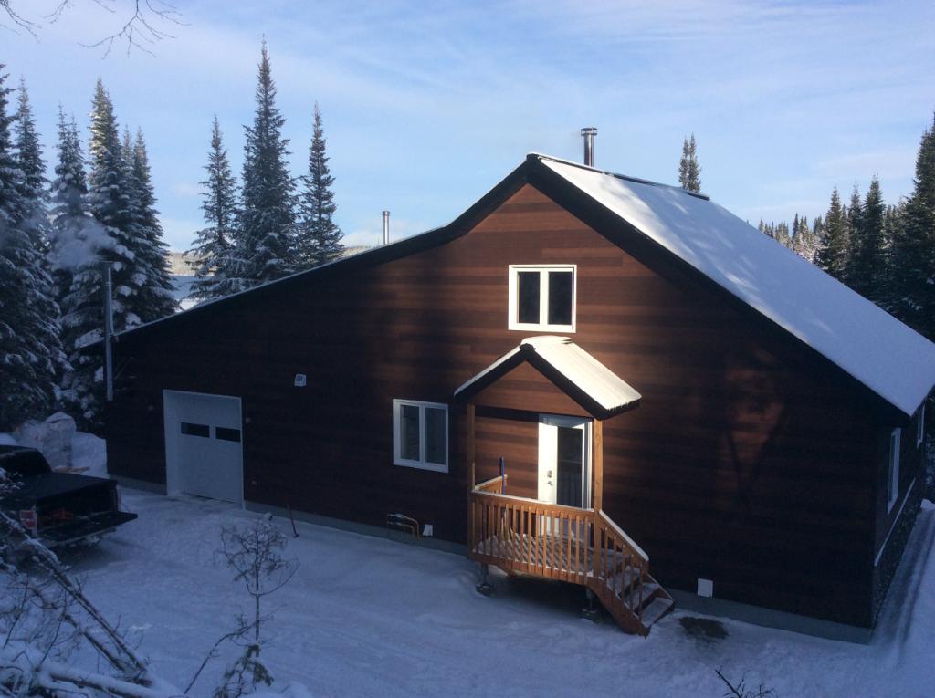 Chalet avec deux garages,  ZEC Onatchiway, Monts-Valin — photo 3