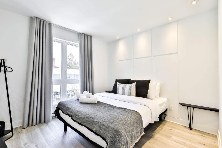 2 CH - 1 SDB - Sainte-Agathe-des-Monts - $2,050 /mo 4