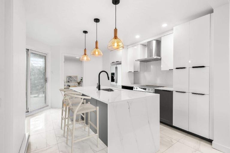 2 CH - 1 SDB - Montréal - $2,140 /mo — photo 1