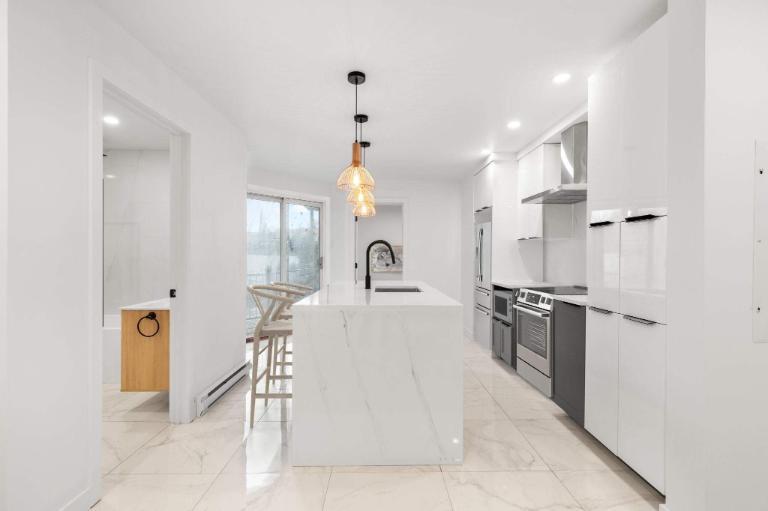 2 CH - 1 SDB - Montréal - $2,140 /mo 4