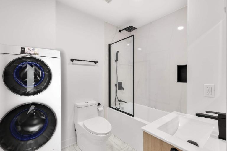 2 CH - 1 SDB - Montréal - $2,140 /mo 5