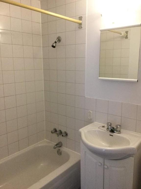 1 CH - 1 SDB - Montréal - $1,200 /mo à louer à St-Laurent - LesPAC.com ...