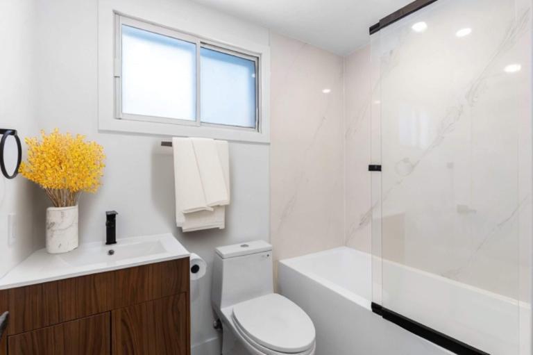 2595 Av. Aird — photo 2