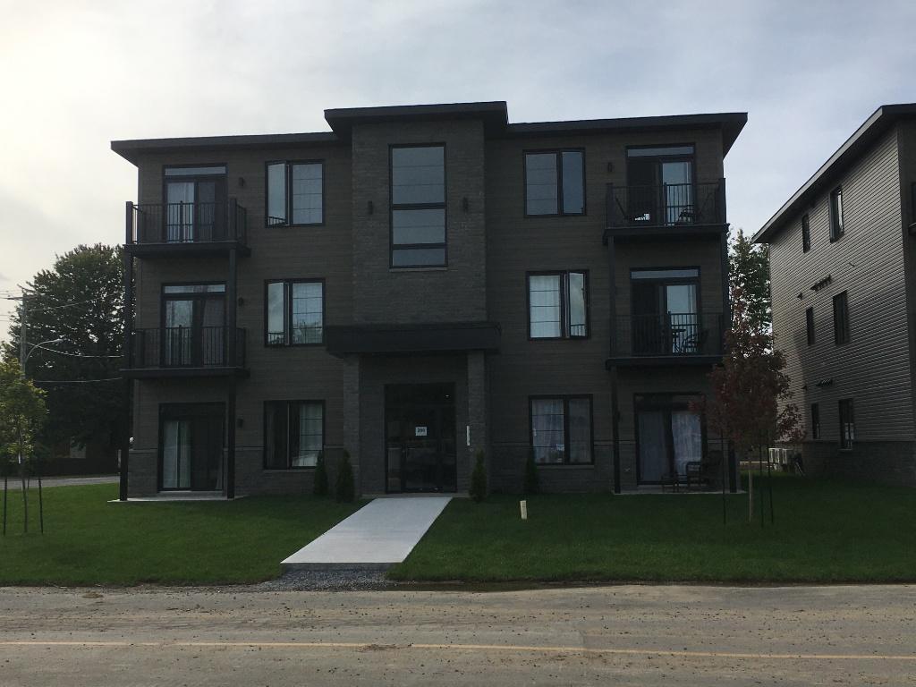 280 Rue Collins — photo 1