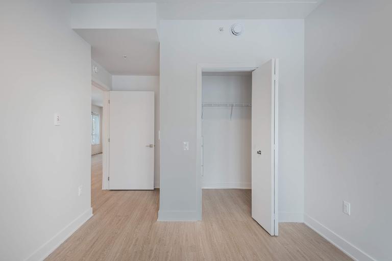2 CH - 1 SDB - Montréal - $2,400 /mo 5