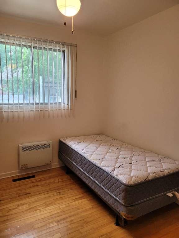 Grande chambre à louer au Centre-ville de Trois-Rivières 5