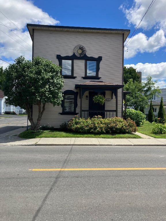 Maison à Vendre à Valleyfield — photo 1