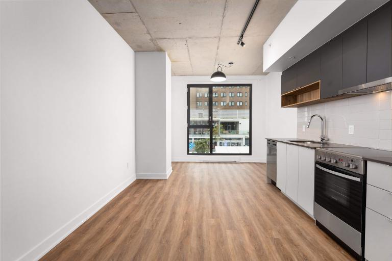 1424 Boul. Saint-Laurent — photo 1
