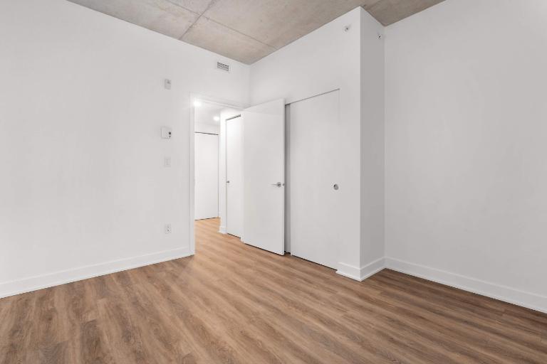 1424 Boul. Saint-Laurent — photo 3