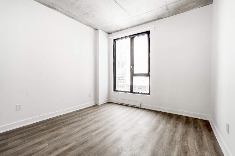 1424 Boul. Saint-Laurent — photo 2
