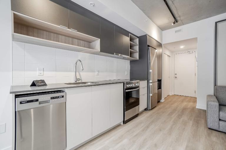 Studio - Montréal - $1,585 /mo 4