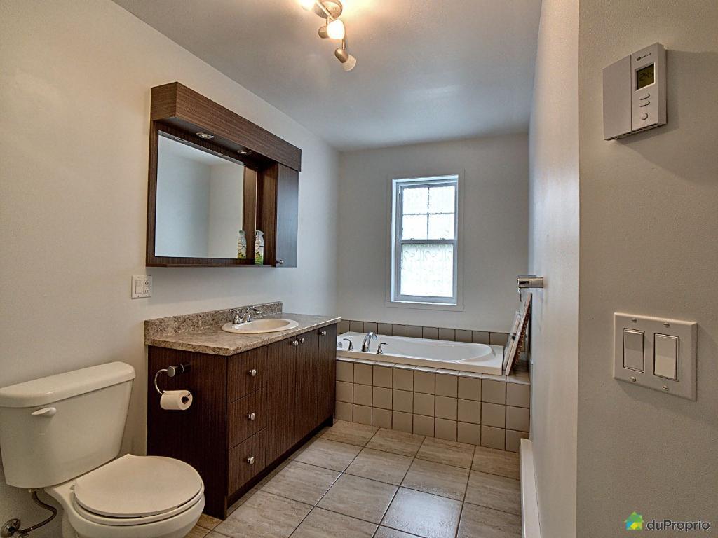Grand condo 2 chambres WIFI - Parking - Locker - balayeuse central - échangeur air — photo 2