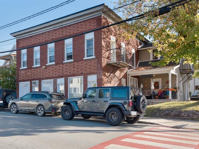 60 66 Rue Angus N. — photo 2