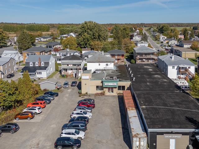 1017 Av. Principale — photo 2