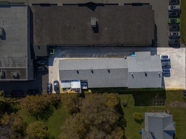 316 320 Rue du Collège — photo 2
