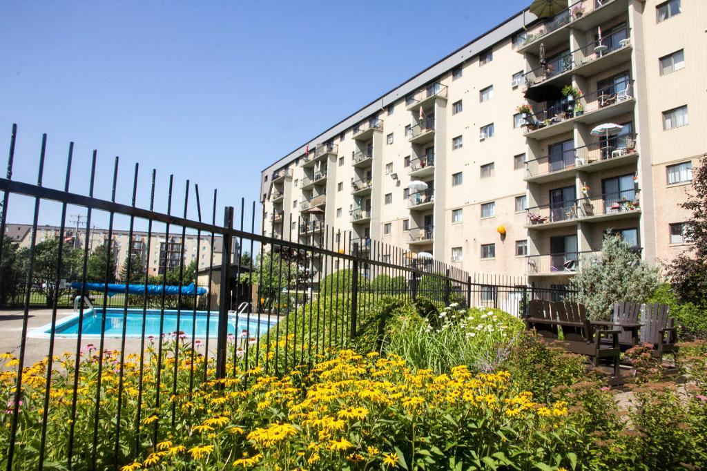 3 1/2 - 5 1/2 Charlesbourg - Piscine - jardins - ascenseurs 2