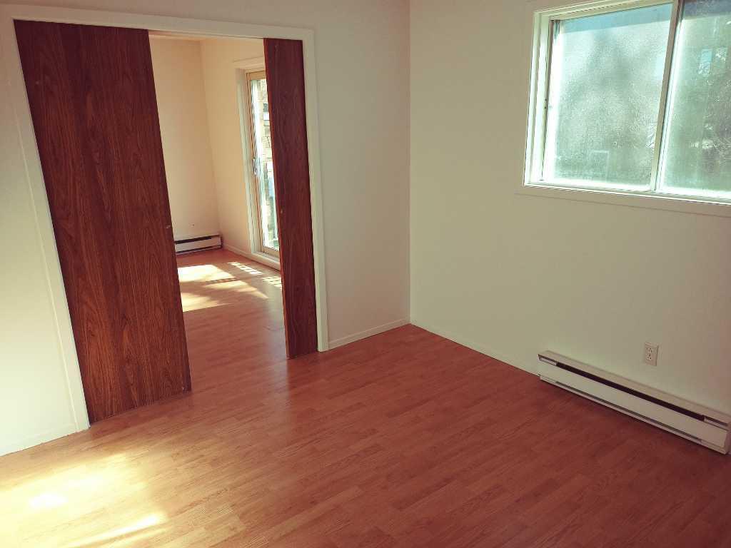 ✨ Très beau 4½ lumineux – Disponible dès maintenant! ✨ 3