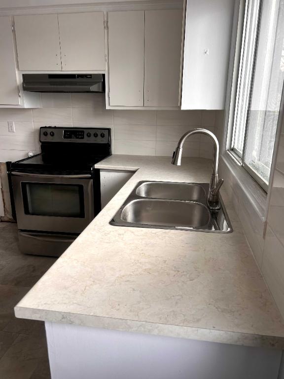 739 5e Avenue — photo 3