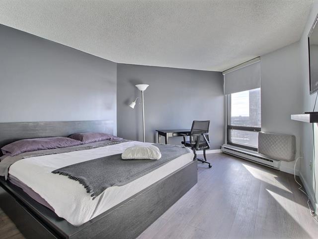 Magnifique Penthouse 2 ch. meublé – Vue Montréal – Métro – Piscine – 1200 pi² 5