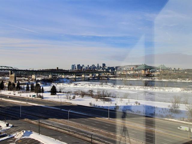 Magnifique Penthouse 2 ch. meublé – Vue Montréal – Métro – Piscine – 1200 pi² 4