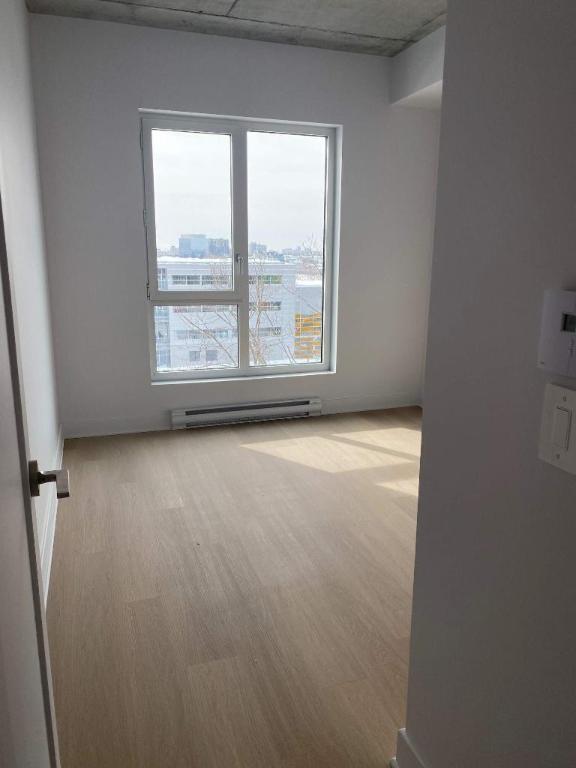 2 CH - 1 SDB - Montreal - $2,100 /mo 4