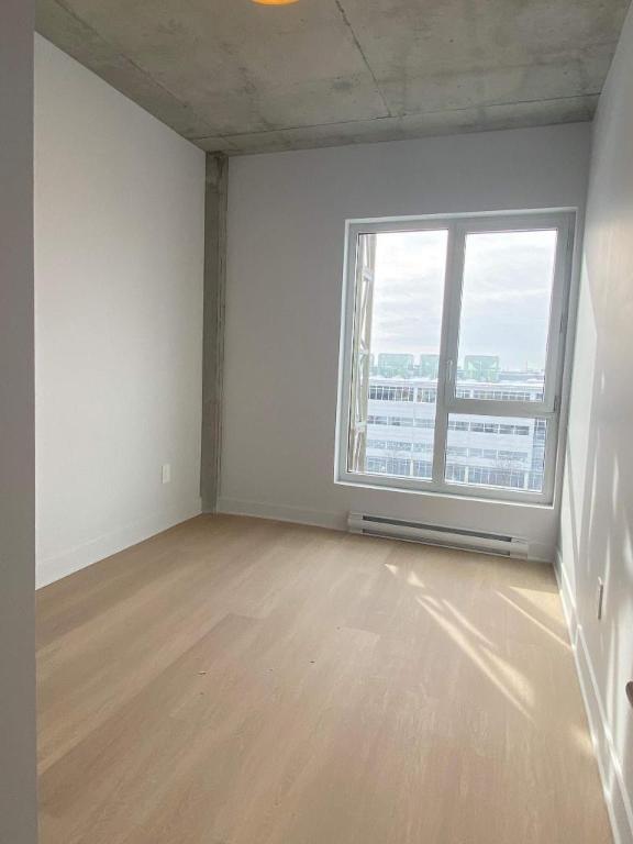 2 CH - 1 SDB - Montreal - $2,100 /mo 5