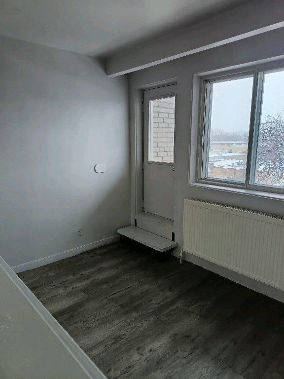 logement à louer 21/2 $900et 3 1/2 $  1300 poêle, frigo inclus. chauffage électricité et eau chaude inclus. Pas d'animaux 5