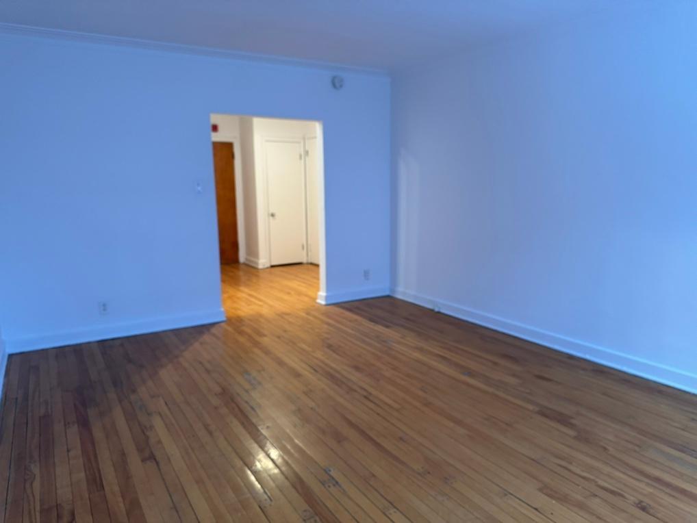 3245 Avenue Linton — photo 3