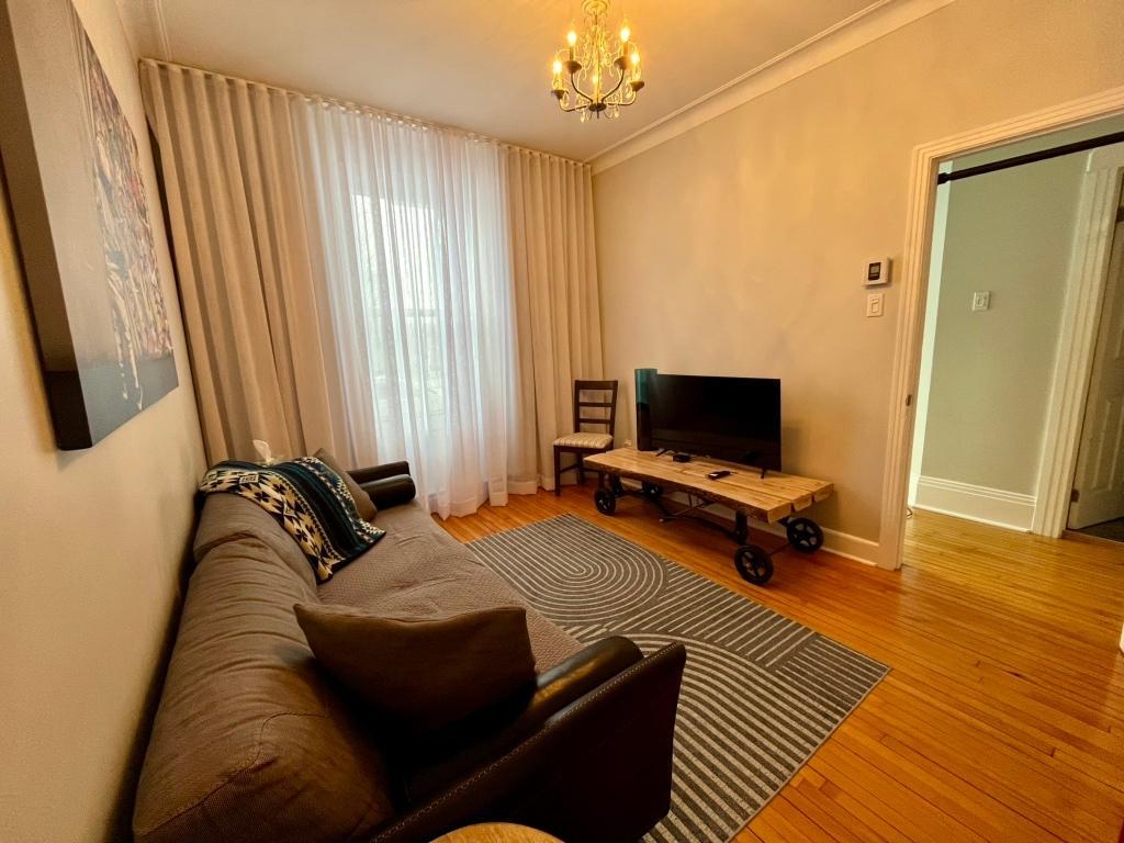 4½ + espace bureau à louer + cour arrière - BIEN LIRE 4