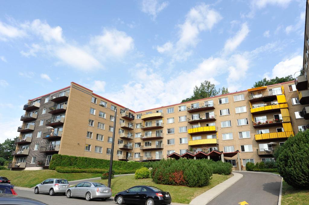 3 1/2 - 4 1/2  SILLERY PLAZA - PROMENADE CHAMPLAIN- libre 3