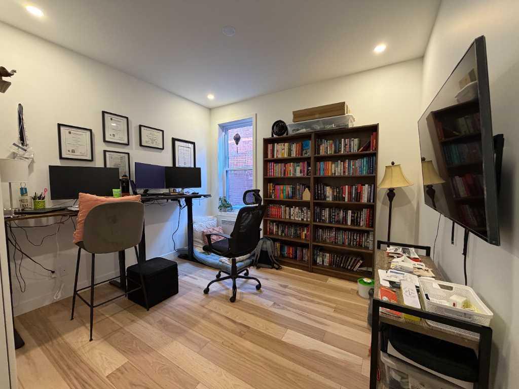 8548 Rue Saint-Denis — photo 2